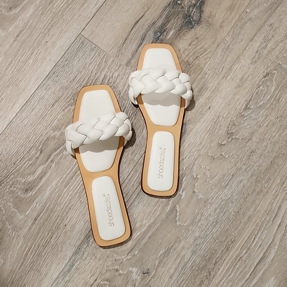 Shoedazzle white braided sandals